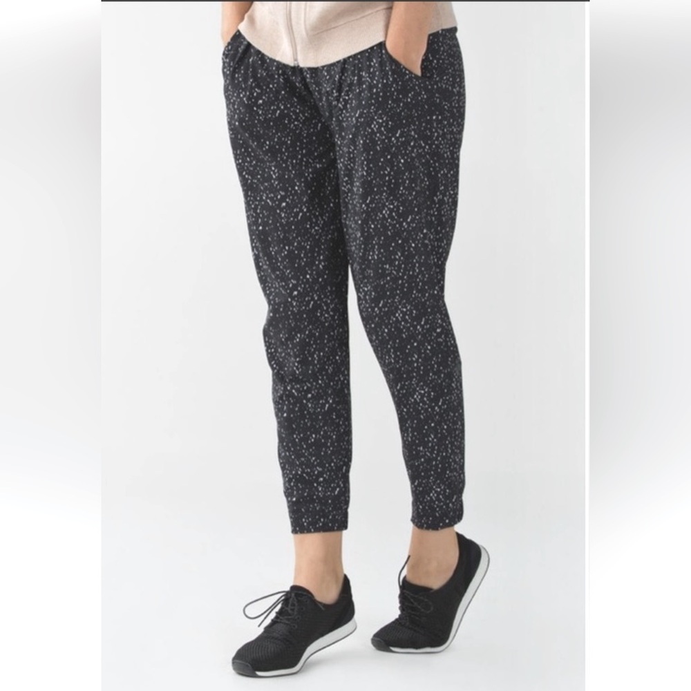 Women's Lululemon-Athletica Workout Joggers Size 8